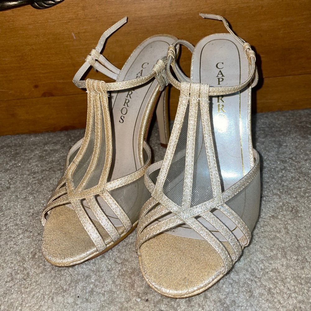 Caparros | Gold Heels